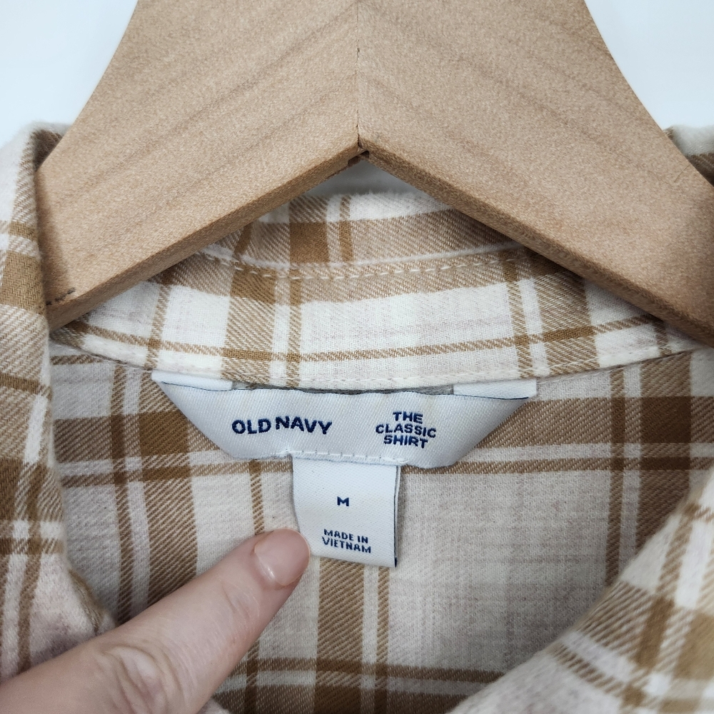 Old Navy Womens The Classic Shirt Size M Tan Ivory Plaid Button Neutral Western - Picture 4 of 7